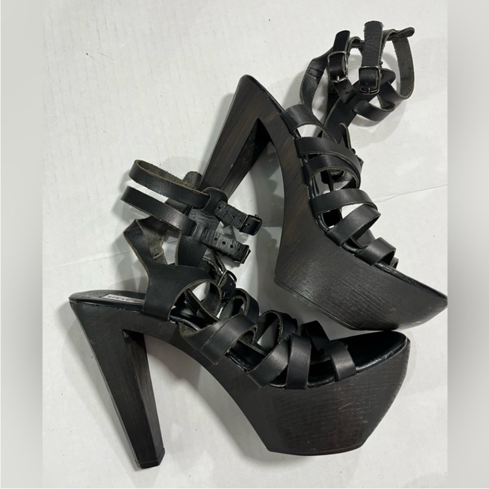 STEVE MADDEN MADE IN ITALY ODETTA LEATHER HEEL - Picture 2 of 16